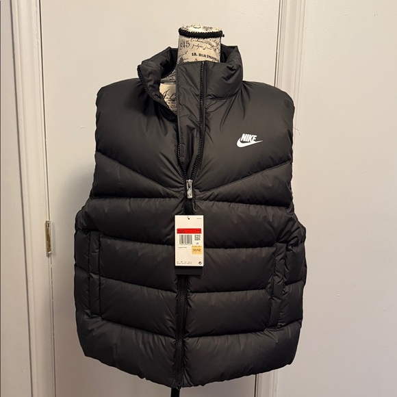 Nike Women’s Black Puffer Jacket - Picture 1 of 3